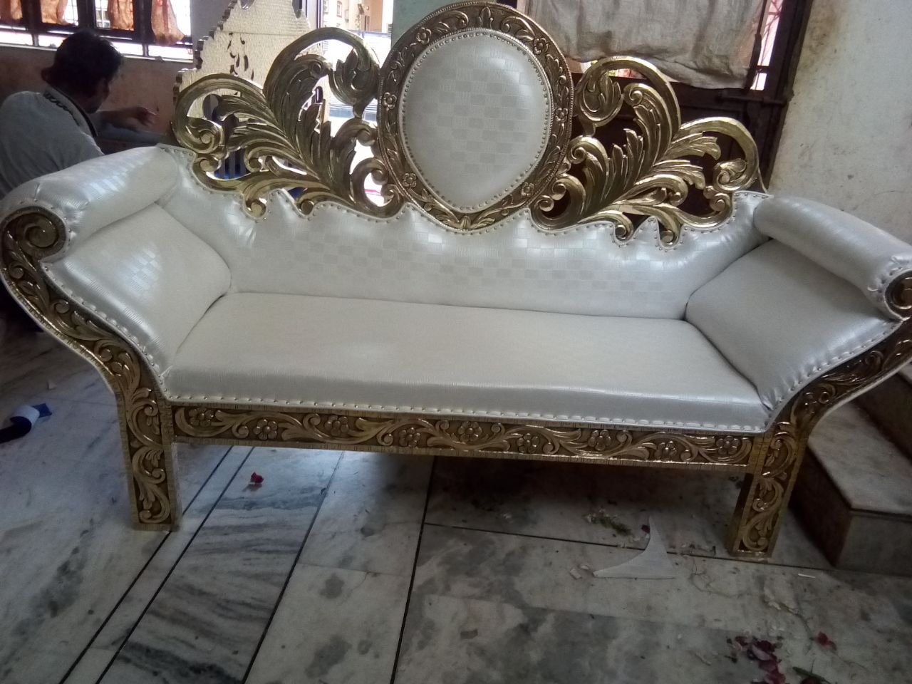 Ivory Oval Crest Carved Couch